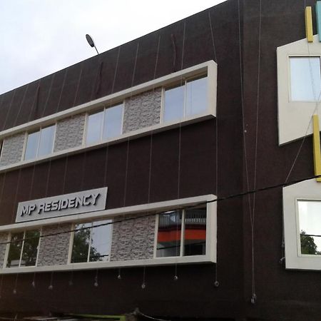 Mp Residency Hotel Уджайн Екстериор снимка