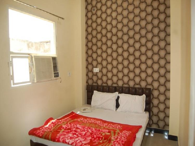Mp Residency Hotel Уджайн Екстериор снимка